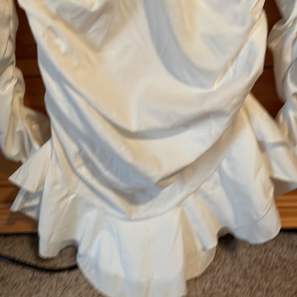 NWT Pretty Little Thing dress with ruching - Picture 7 of 8